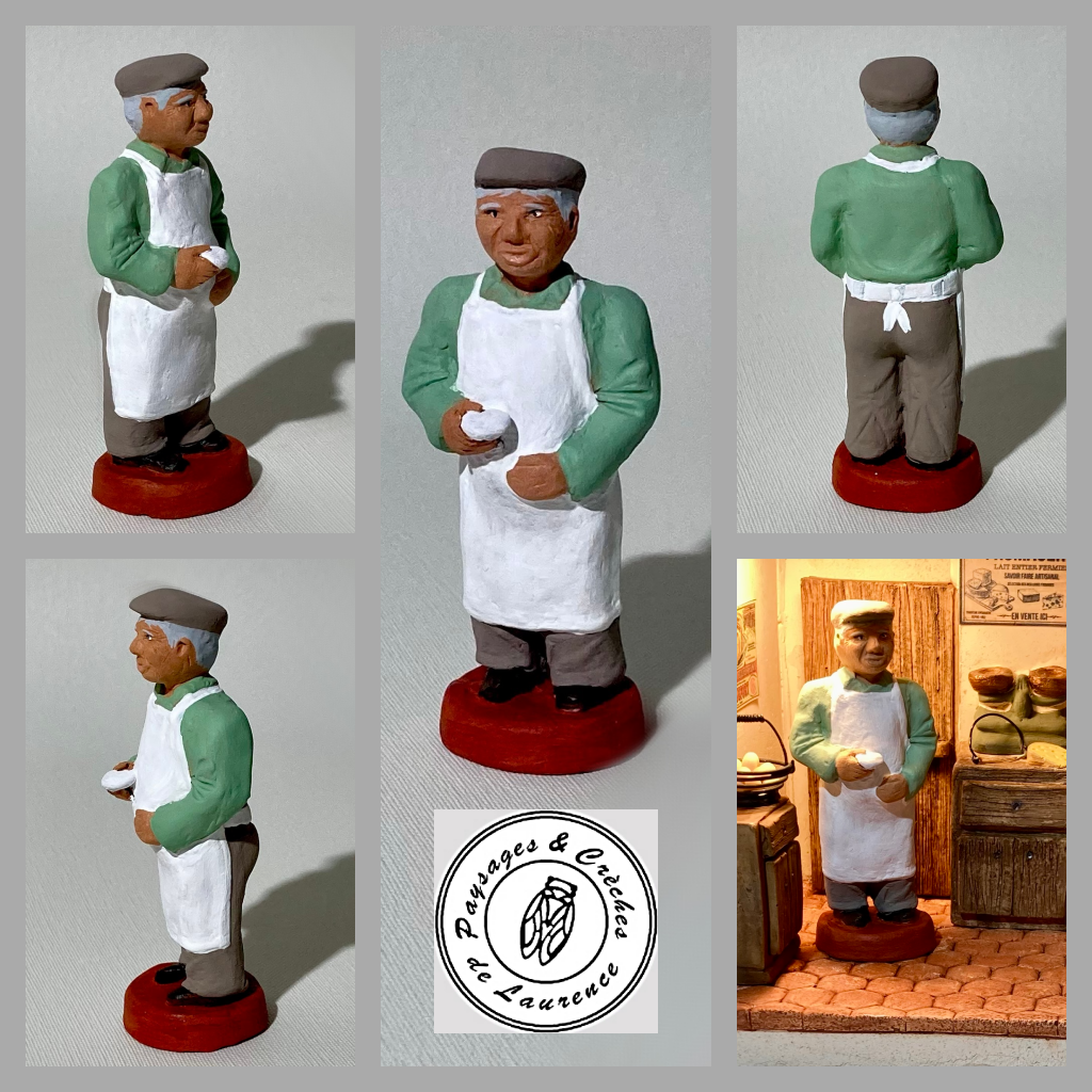 Santon fromager tenant un fromage de chèvre, santon de 7 cm pour crèche de Noël – Paysages et Crèches de Laurence.